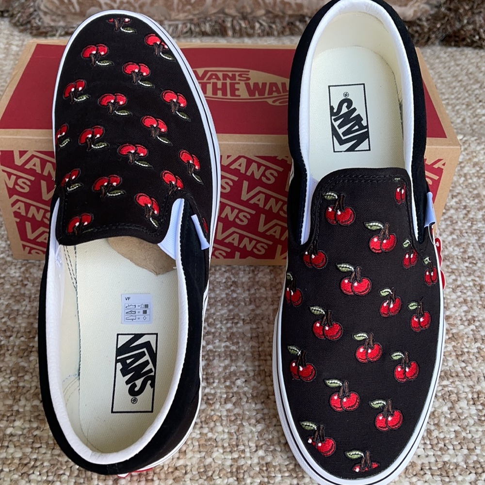 Vans Classic Slip On Cherries Black men’s - Picture 13 of 16